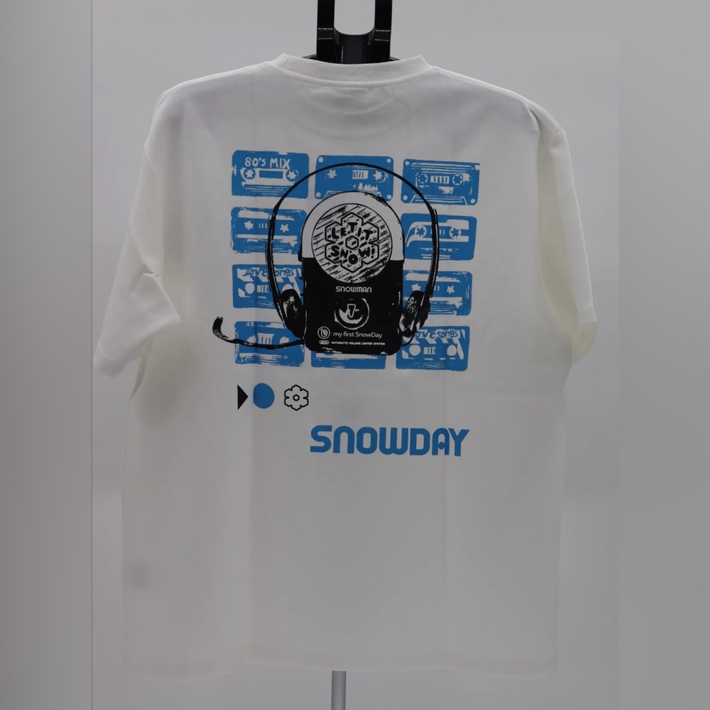 NWT (S) Men’s Snowday Graphic T-Shirt